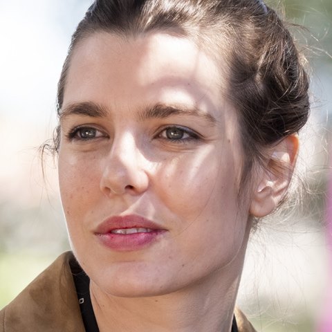 Ya puedes leer el libro de Carlota Casiraghi, dedicado a su padre